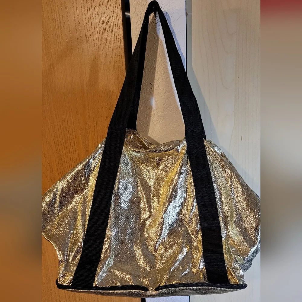 Packable Gold Victoria’s Secret Overnight Weekender Tote - Picture 5 of 8
